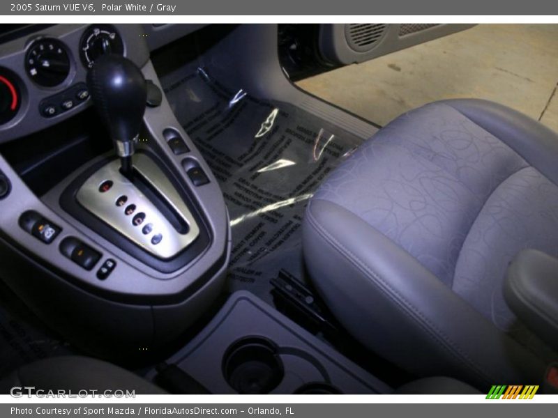 Polar White / Gray 2005 Saturn VUE V6