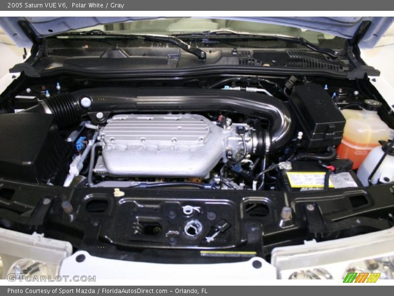 Polar White / Gray 2005 Saturn VUE V6