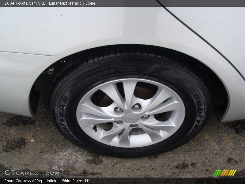 Lunar Mist Metallic / Stone 2004 Toyota Camry LE