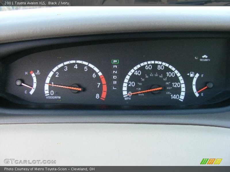 Black / Ivory 2001 Toyota Avalon XLS