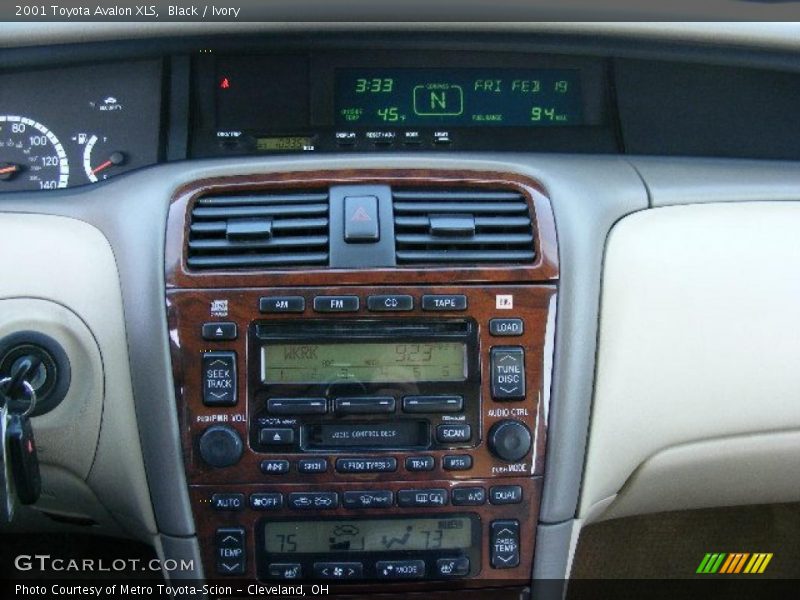 Black / Ivory 2001 Toyota Avalon XLS