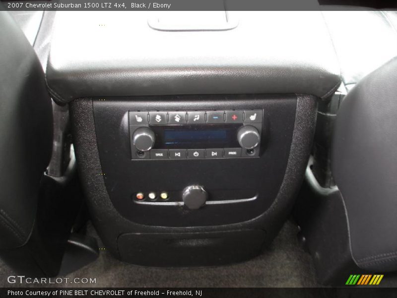 Black / Ebony 2007 Chevrolet Suburban 1500 LTZ 4x4