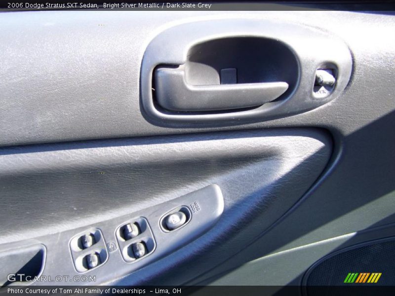 Bright Silver Metallic / Dark Slate Grey 2006 Dodge Stratus SXT Sedan