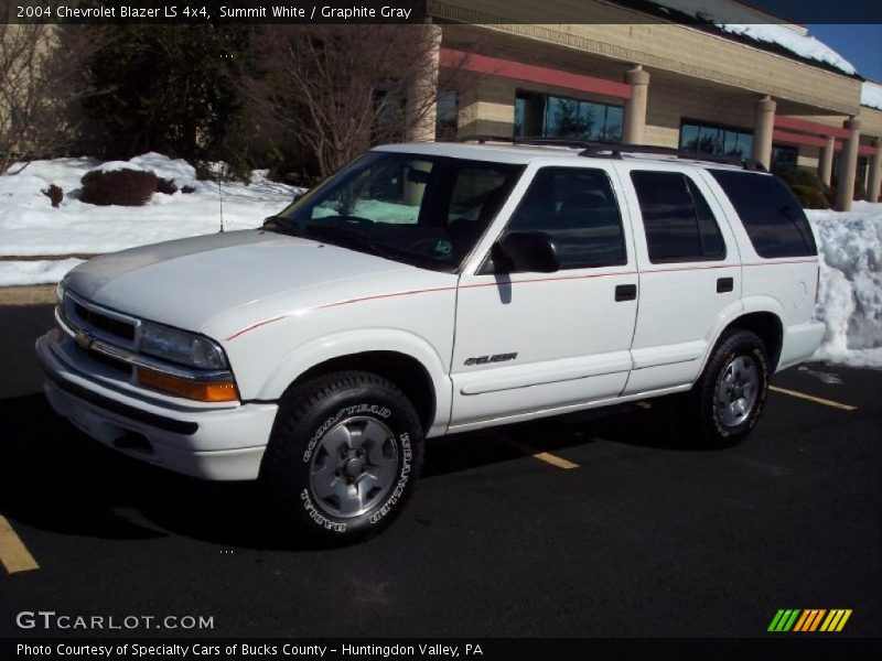 Summit White / Graphite Gray 2004 Chevrolet Blazer LS 4x4