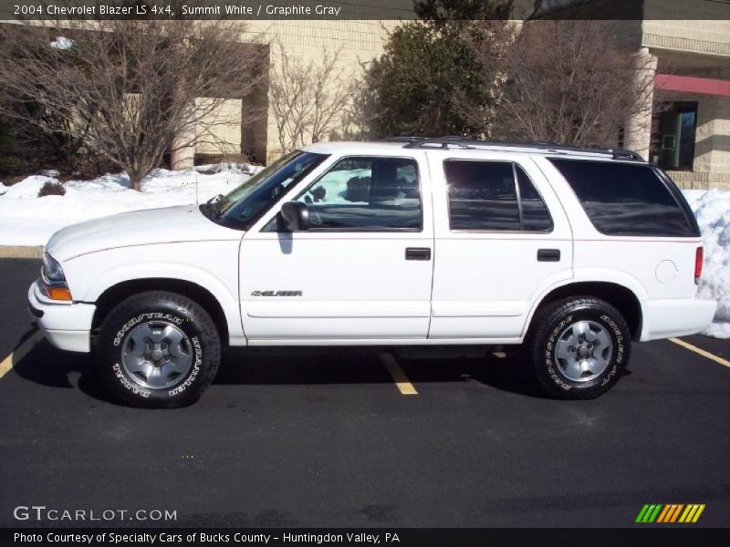 Summit White / Graphite Gray 2004 Chevrolet Blazer LS 4x4
