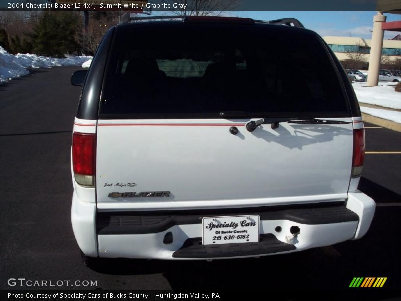 Summit White / Graphite Gray 2004 Chevrolet Blazer LS 4x4