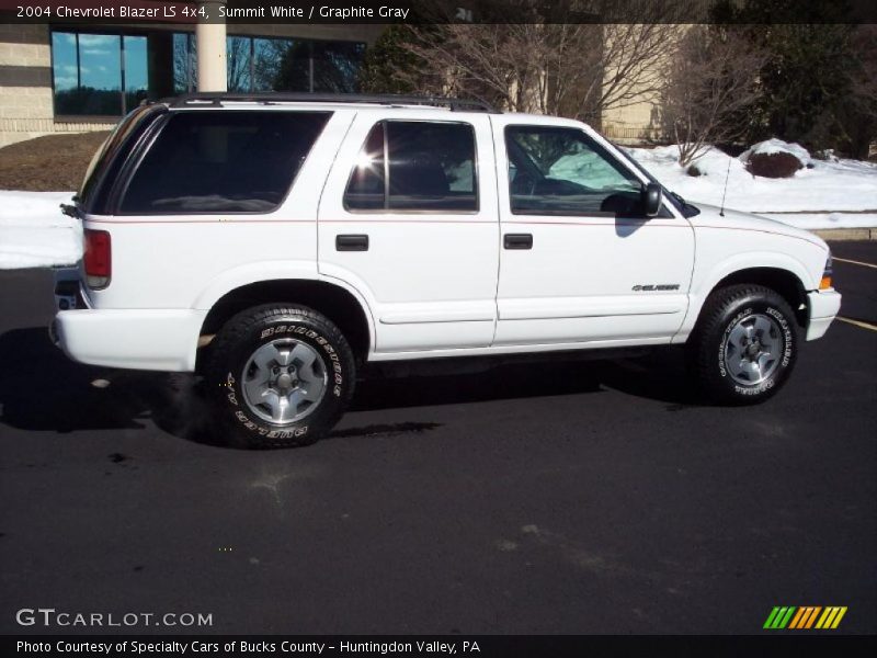 Summit White / Graphite Gray 2004 Chevrolet Blazer LS 4x4