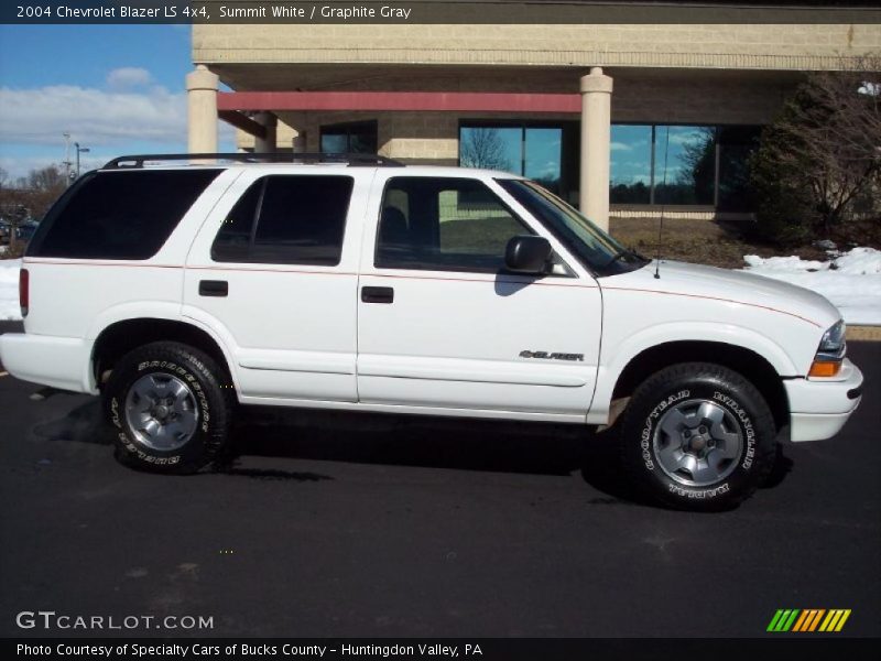 Summit White / Graphite Gray 2004 Chevrolet Blazer LS 4x4