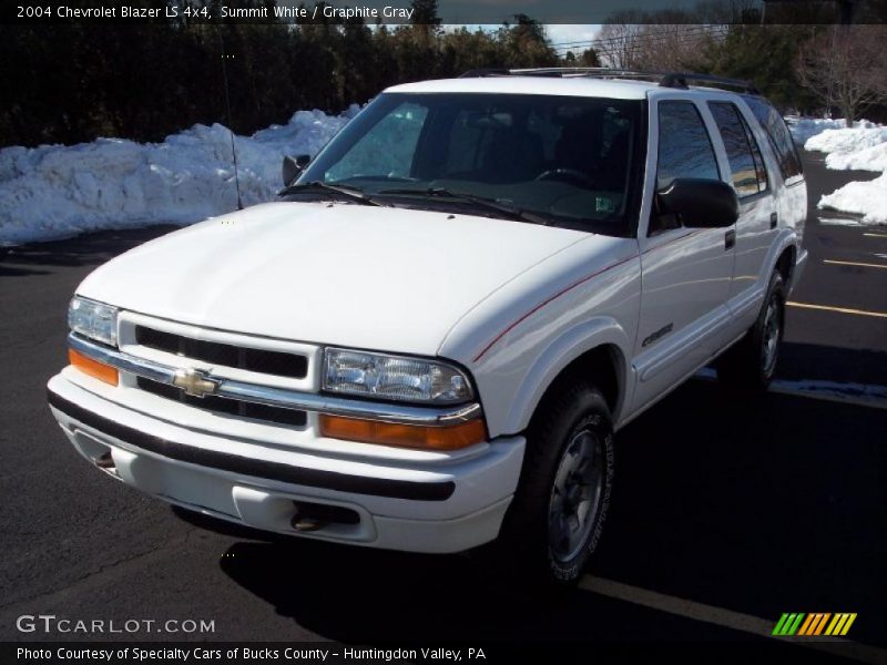 Summit White / Graphite Gray 2004 Chevrolet Blazer LS 4x4