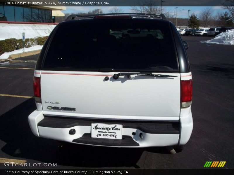 Summit White / Graphite Gray 2004 Chevrolet Blazer LS 4x4