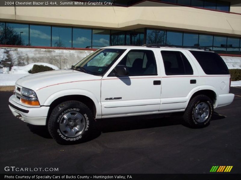 Summit White / Graphite Gray 2004 Chevrolet Blazer LS 4x4