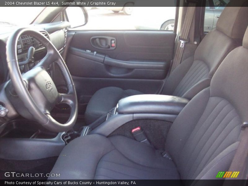 Summit White / Graphite Gray 2004 Chevrolet Blazer LS 4x4