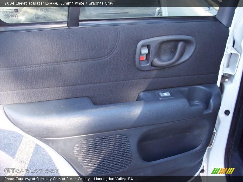 Summit White / Graphite Gray 2004 Chevrolet Blazer LS 4x4
