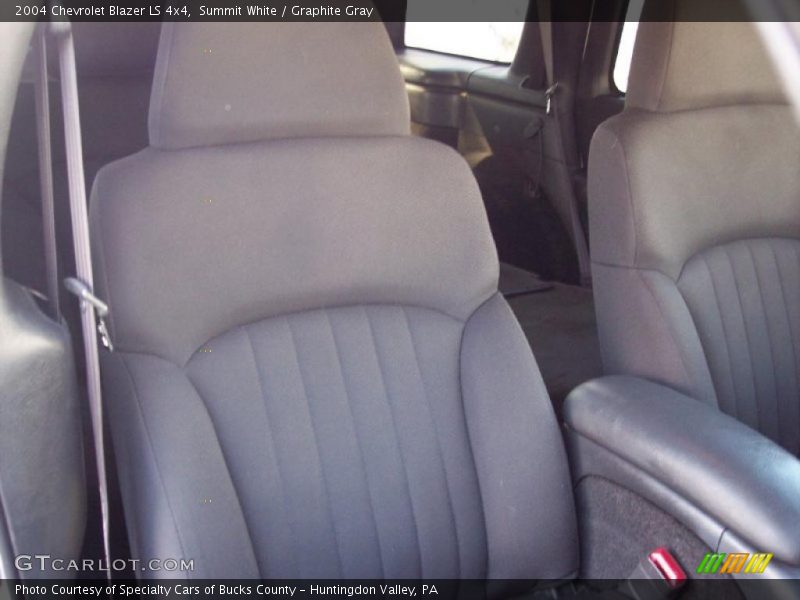 Summit White / Graphite Gray 2004 Chevrolet Blazer LS 4x4