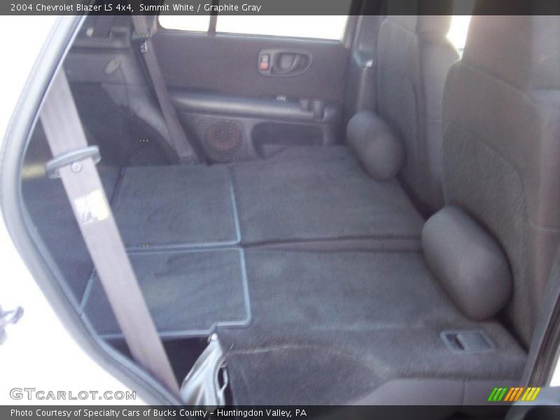 Summit White / Graphite Gray 2004 Chevrolet Blazer LS 4x4