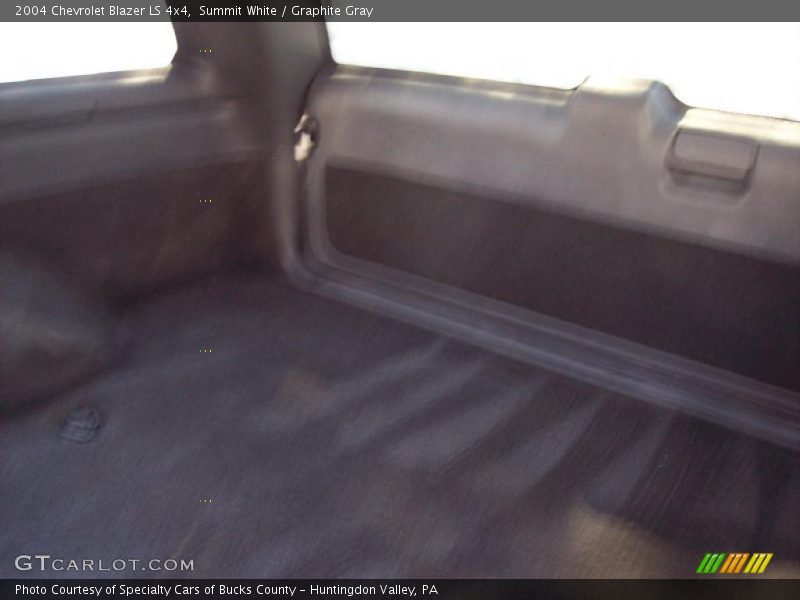 Summit White / Graphite Gray 2004 Chevrolet Blazer LS 4x4