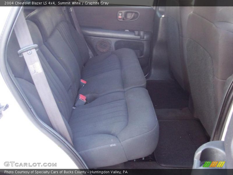 Summit White / Graphite Gray 2004 Chevrolet Blazer LS 4x4
