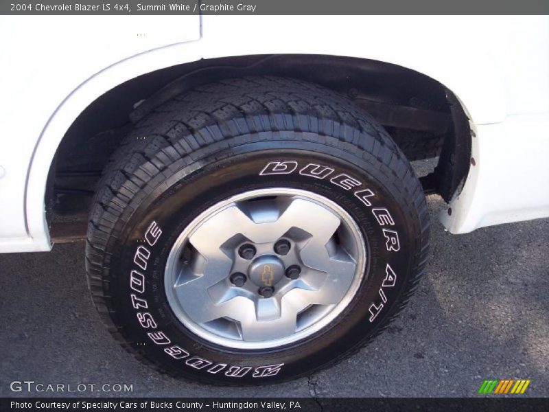 Summit White / Graphite Gray 2004 Chevrolet Blazer LS 4x4
