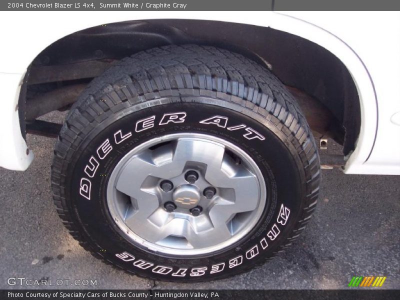 Summit White / Graphite Gray 2004 Chevrolet Blazer LS 4x4