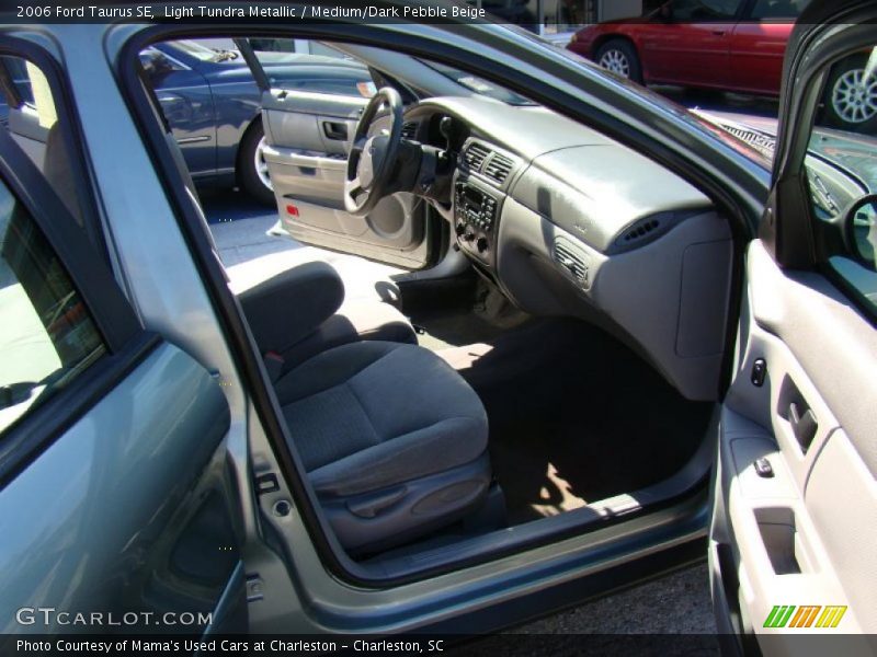Light Tundra Metallic / Medium/Dark Pebble Beige 2006 Ford Taurus SE