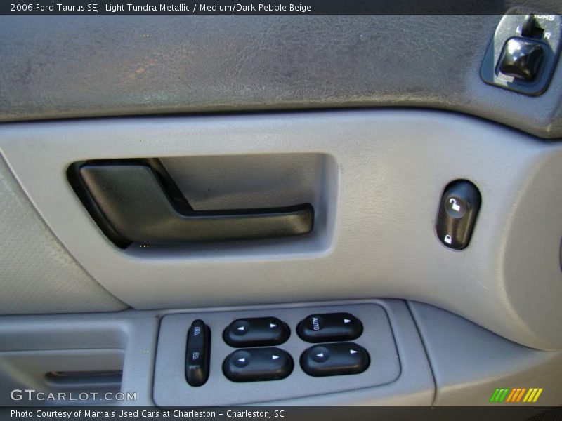Light Tundra Metallic / Medium/Dark Pebble Beige 2006 Ford Taurus SE