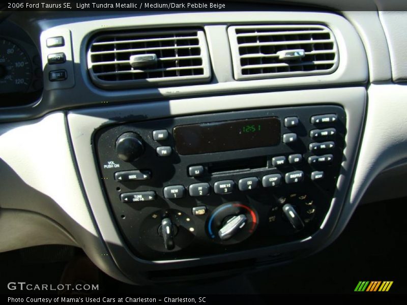 Light Tundra Metallic / Medium/Dark Pebble Beige 2006 Ford Taurus SE