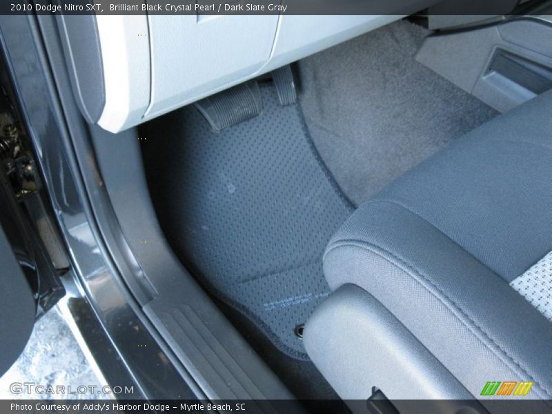 Brilliant Black Crystal Pearl / Dark Slate Gray 2010 Dodge Nitro SXT
