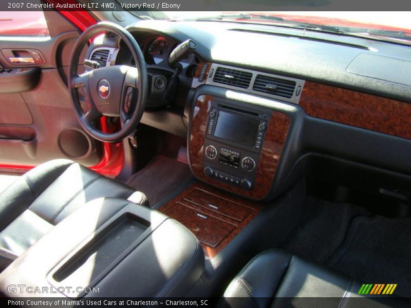 Victory Red / Ebony 2007 Chevrolet Avalanche LTZ 4WD