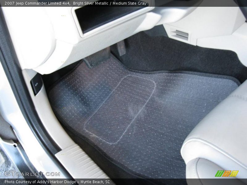 Bright Silver Metallic / Medium Slate Gray 2007 Jeep Commander Limited 4x4