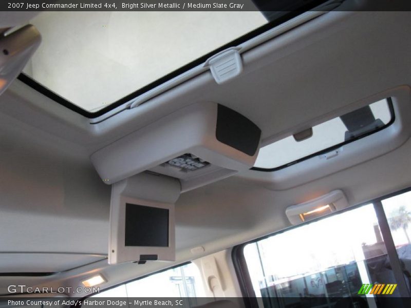 Bright Silver Metallic / Medium Slate Gray 2007 Jeep Commander Limited 4x4