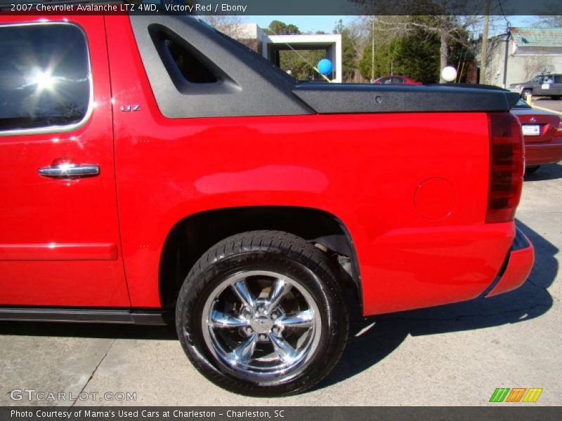 Victory Red / Ebony 2007 Chevrolet Avalanche LTZ 4WD