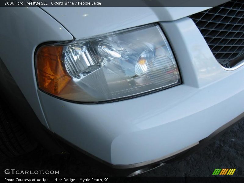 Oxford White / Pebble Beige 2006 Ford Freestyle SEL