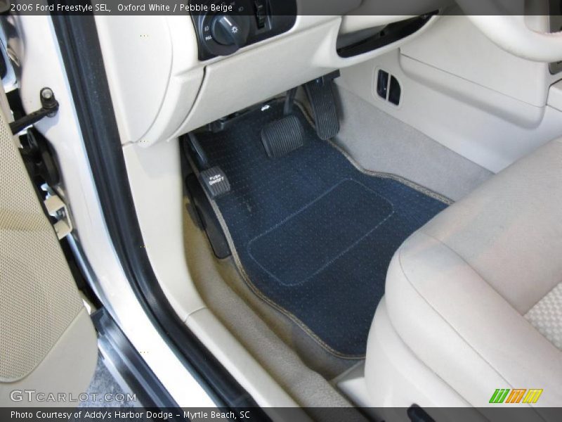 Oxford White / Pebble Beige 2006 Ford Freestyle SEL