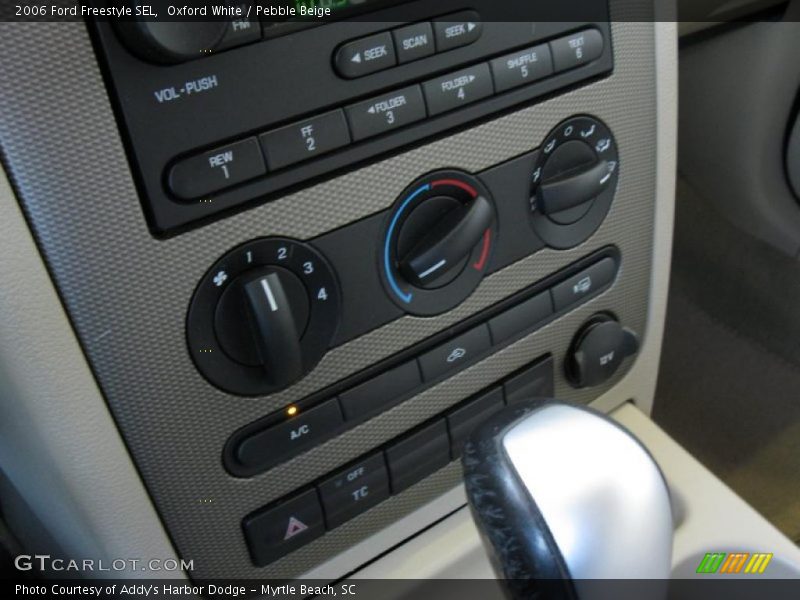 Oxford White / Pebble Beige 2006 Ford Freestyle SEL