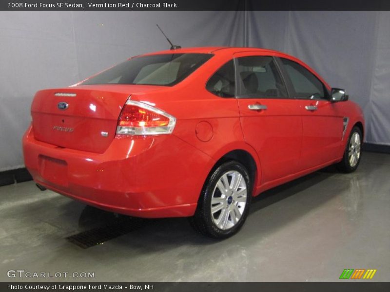 Vermillion Red / Charcoal Black 2008 Ford Focus SE Sedan