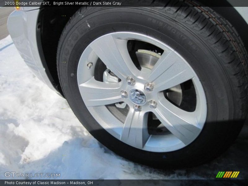 Bright Silver Metallic / Dark Slate Gray 2010 Dodge Caliber SXT