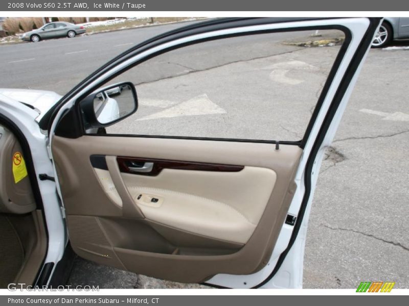 Ice White / Taupe 2008 Volvo S60 2.5T AWD