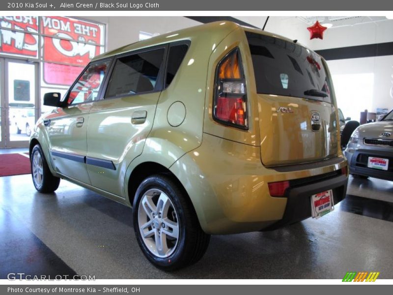 Alien Green / Black Soul Logo Cloth 2010 Kia Soul +