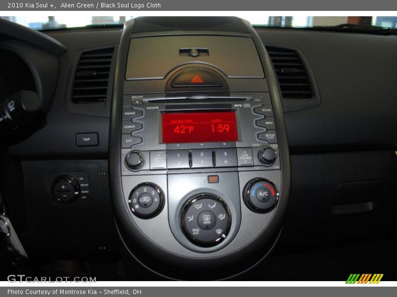 Alien Green / Black Soul Logo Cloth 2010 Kia Soul +