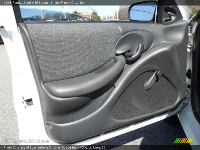 Bright White / Graphite 1998 Pontiac Sunfire SE Sedan