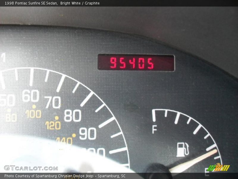 Bright White / Graphite 1998 Pontiac Sunfire SE Sedan
