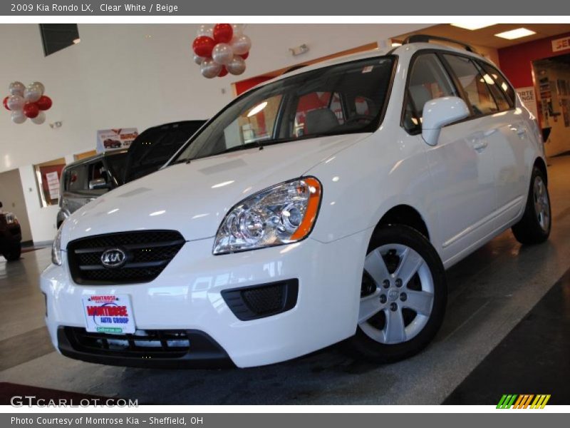 Clear White / Beige 2009 Kia Rondo LX