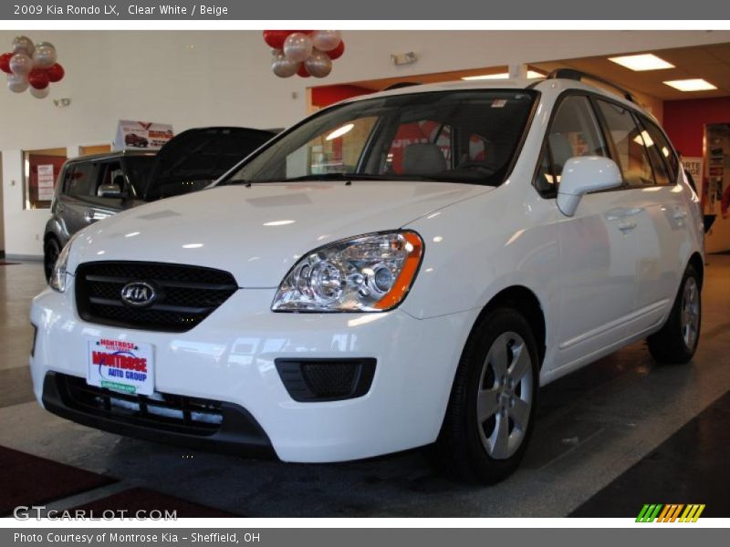 Clear White / Beige 2009 Kia Rondo LX