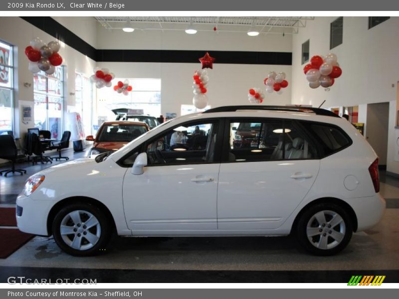 Clear White / Beige 2009 Kia Rondo LX