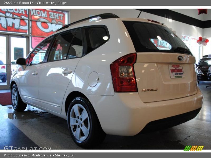 Clear White / Beige 2009 Kia Rondo LX