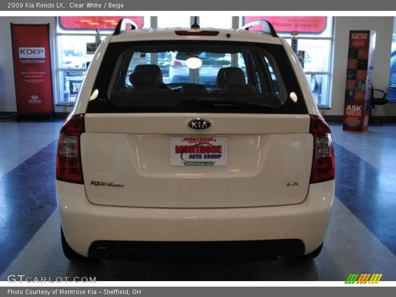 Clear White / Beige 2009 Kia Rondo LX