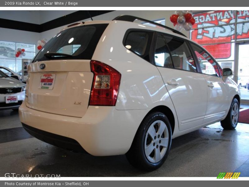 Clear White / Beige 2009 Kia Rondo LX