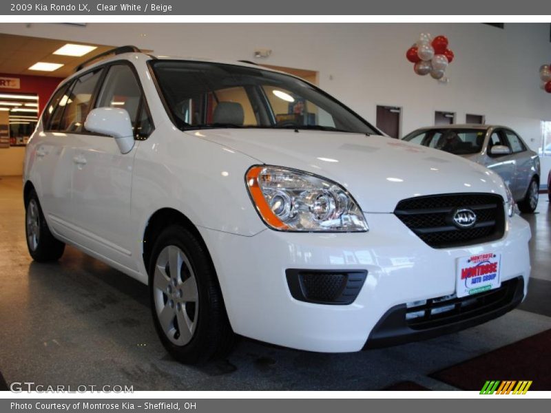 Clear White / Beige 2009 Kia Rondo LX