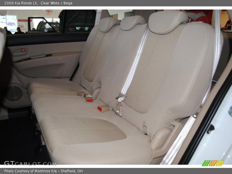 Clear White / Beige 2009 Kia Rondo LX