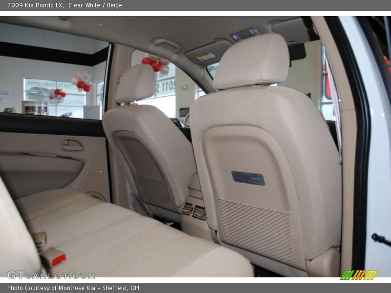 Clear White / Beige 2009 Kia Rondo LX
